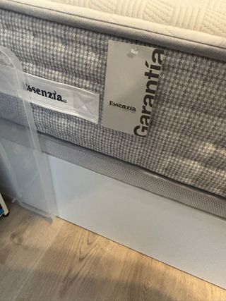 Colchon de 1.35 con canapé, casi nueva