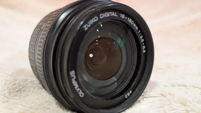 Olympus Zuiko Digital 18-180mm f/3.5-6.3