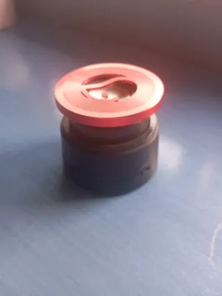 Altavoz Bluetooth Negro y Rojo