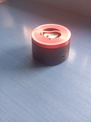 Altavoz Bluetooth Negro y Rojo