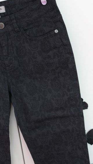 Pantalones vaqueros Cortefiel flores 