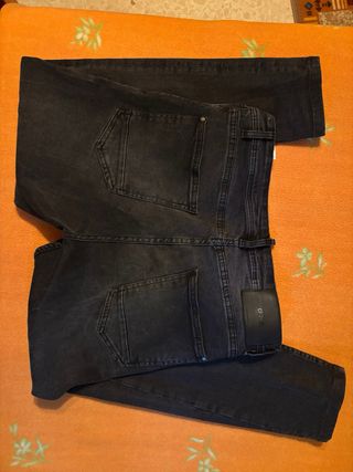 Pantalón vaquero negro