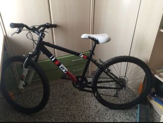Bicicleta BTWIN Negra