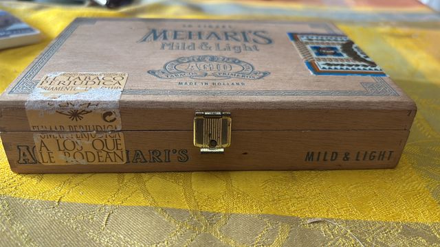 Caja de puros Mehari's Mild & Light vintage