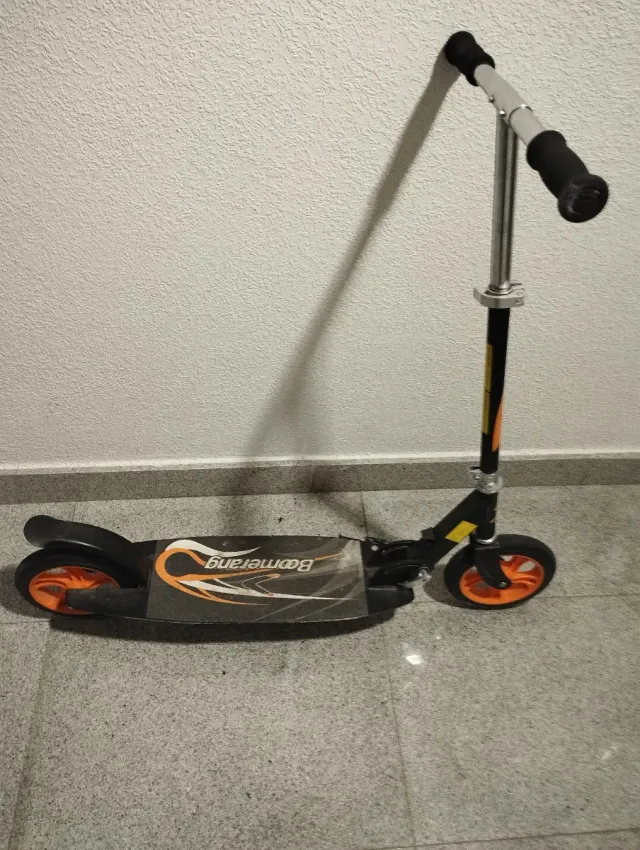 Patín Boomerang Negro y Naranja