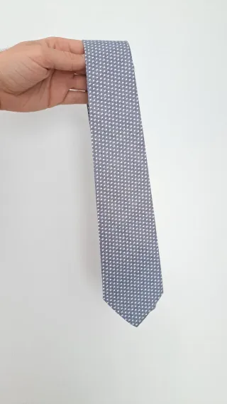 Corbata y pañuelo azul y blanco