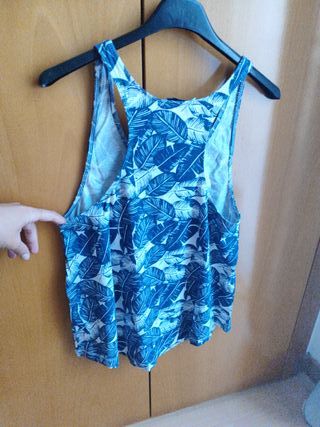 Camiseta sin mangas con estampado de hojas