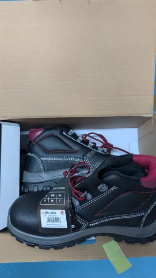 Botas Bellota Talla 39 Negras y Rojas