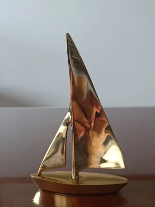 Figura velero latón