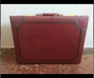 Maletín ejecutivo rojo