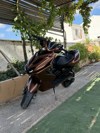 Yamaha Aerox Bronce