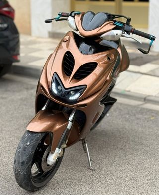 Yamaha Aerox Bronce