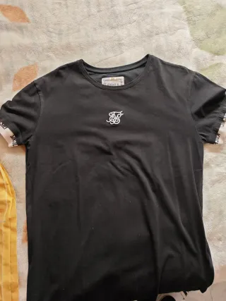 Camiseta SikSilk Negra Ajustada Brazos