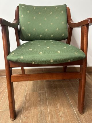 2 Sillas de comedor de madera y tela