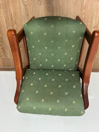 2 Sillas de comedor de madera y tela