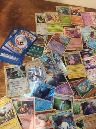 Carte da gioco collezione pokemon e yugio vintage
