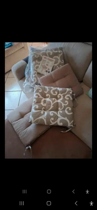 6 Cuscini per sedie beige/bianco nuovi 