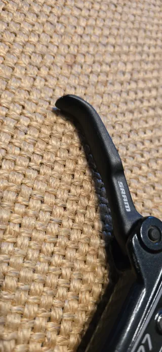 Freno delantero SRAM Level T