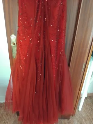 Vestido de fiesta rojo con lentejuelas 