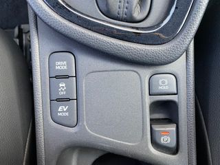 IMPECABLE!!! TOYOTA YARIS 120H STYLE