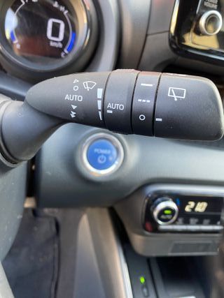 IMPECABLE!!! TOYOTA YARIS 120H STYLE