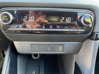 IMPECABLE!!! TOYOTA YARIS 120H STYLE