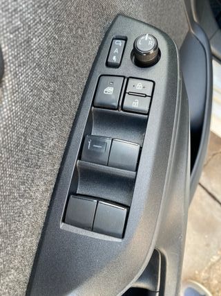 IMPECABLE!!! TOYOTA YARIS 120H STYLE