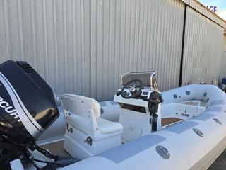 Semirrígida Valiant 570