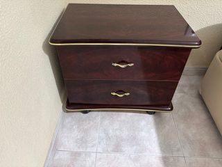 Mesitas de noche madera y metal. Son dos.