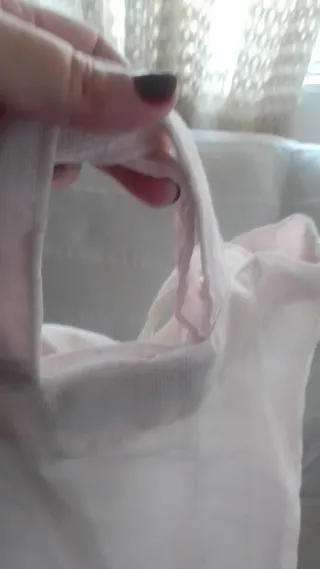 Bolso de mano y hombro rosa y blanco