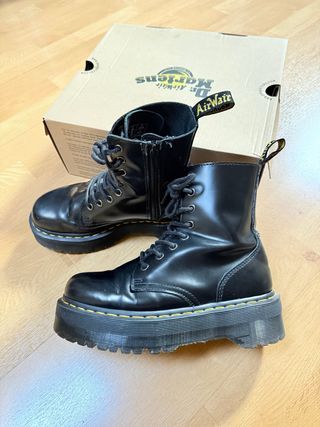 Dr. Martens Jadon Negras