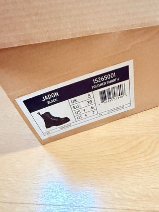 Dr. Martens Jadon Negras