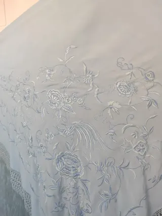 Mantón Manila Seda Flamenco Bordado Azul Blanco