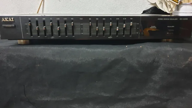 Ecualizador Akai EA-A335 MUY NUEVO