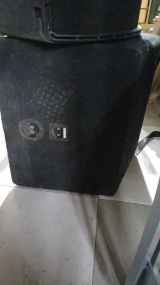 Altavoz JBL 200W