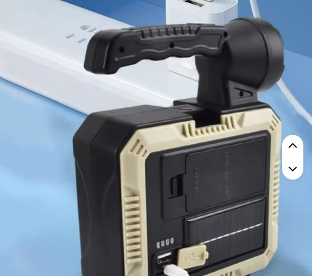 Linterna solar multifunción con kit de herramienta