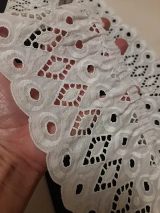 Tira bordada ancha blanca