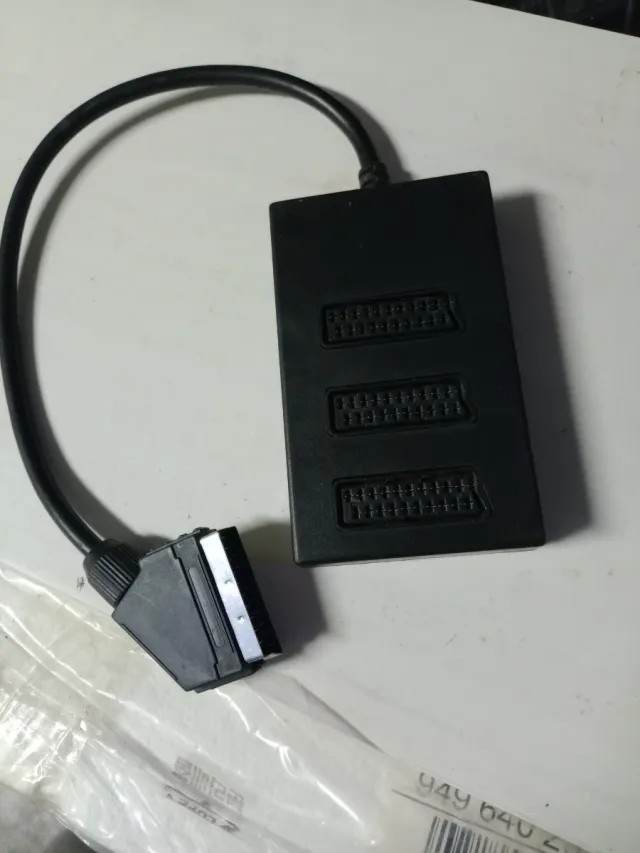 Adattatore Scart 1 Maschio 3 Femmine