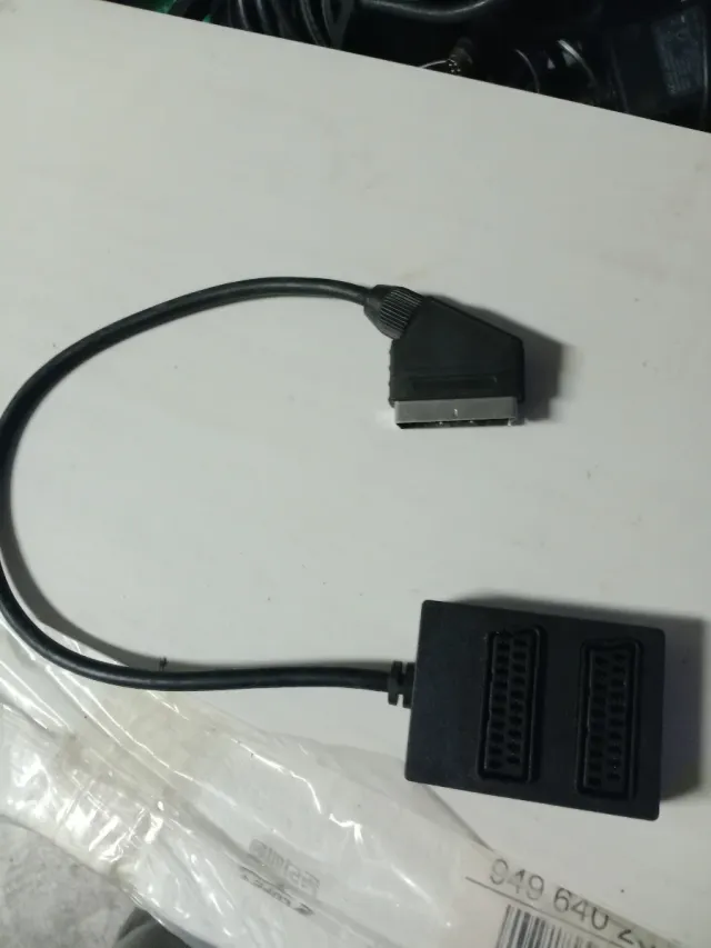 Adattatore Scart 1 Maschio 3 Femmine
