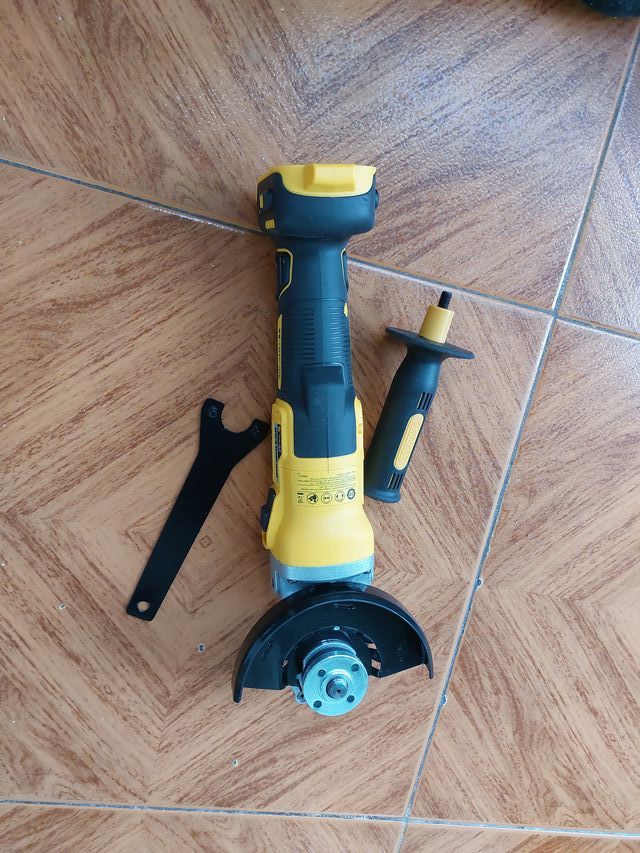 Radial DeWalt Nueva