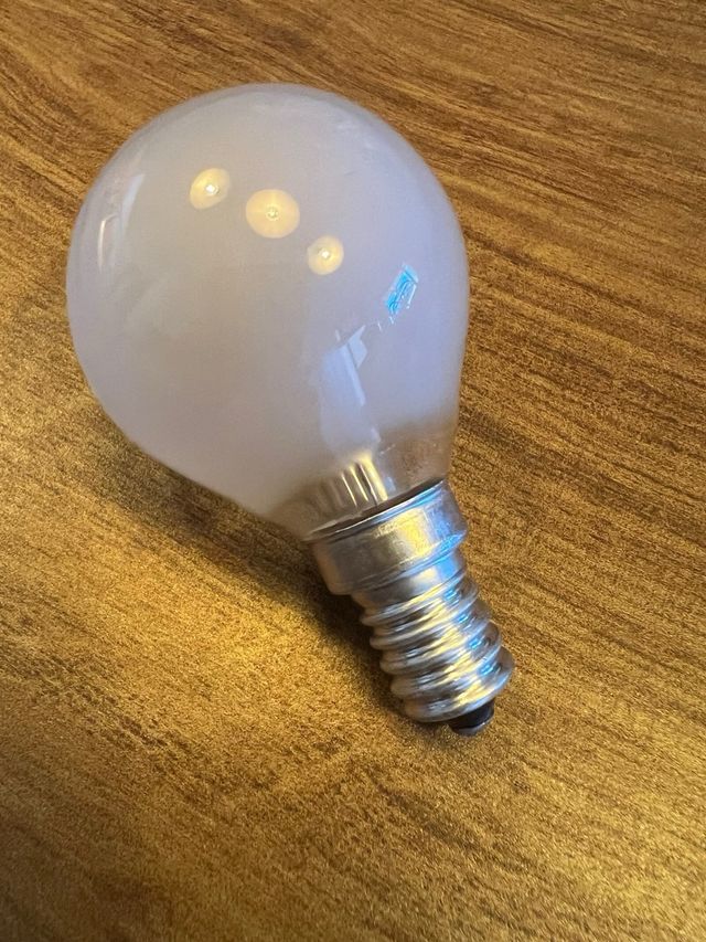 Flexo metálico (incluye bombilla)