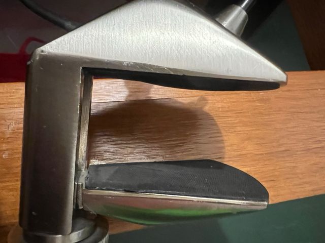 Flexo metálico (incluye bombilla)