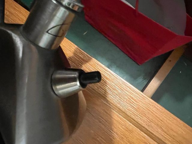 Flexo metálico (incluye bombilla)