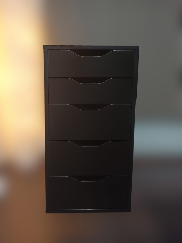 Cajonera negra de madera