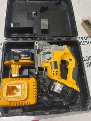 Sierra de calar DeWalt 18V con batería caladora 