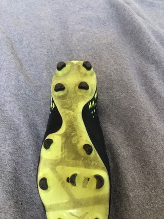 Botas de fútbol Puma  y Adidas VENDO EN PERSONA