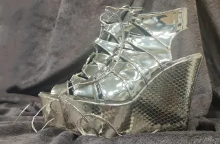 Sandalias Plataforma Doradas Tulipano Talla 40