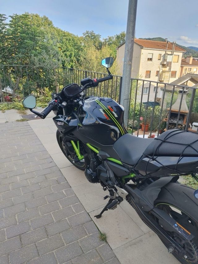 Kawasaki Z650 ABS 2020 Negra y Verde