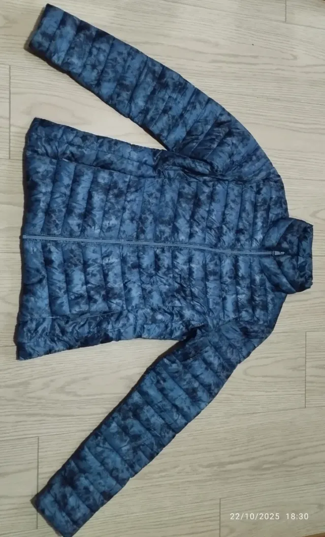 Abrigo acolchado estampado