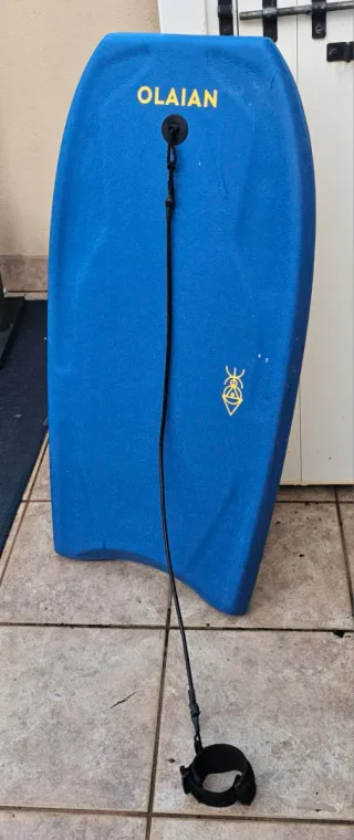 Tabla body surf bodyboard OLAIAN azul con lea